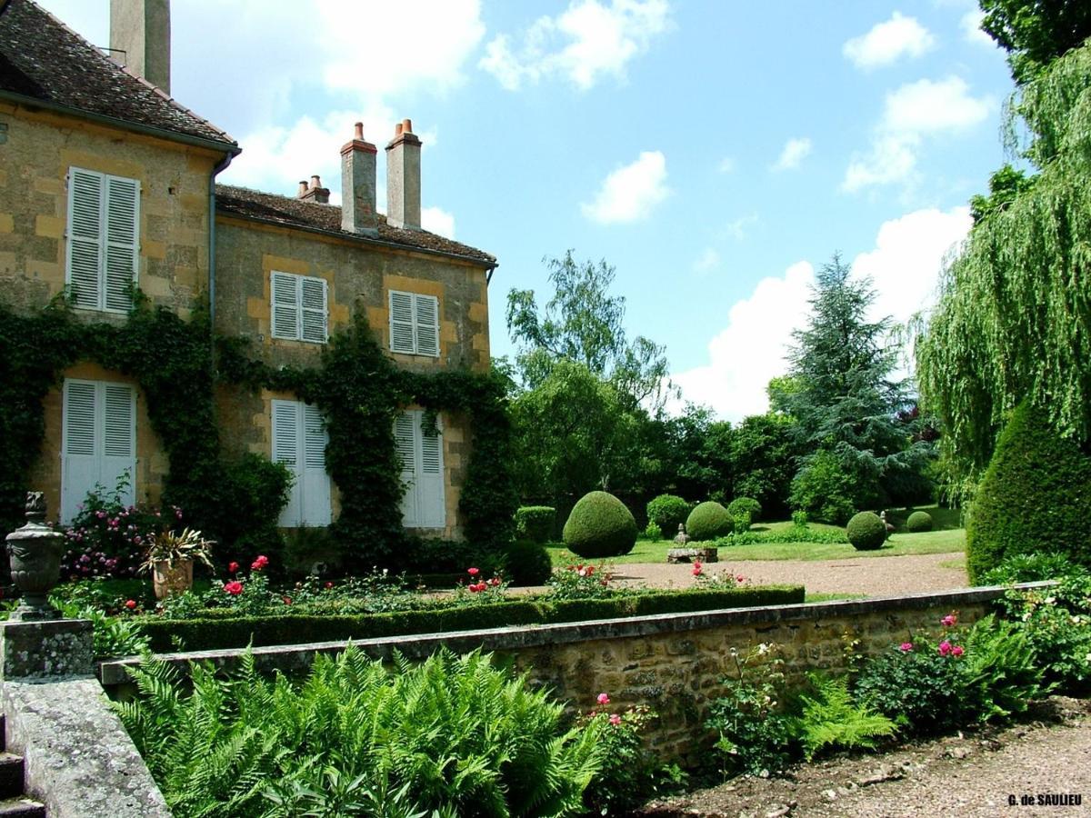 Gentilhommiere De Lurcy Le Bourg Bed & Breakfast Exterior photo